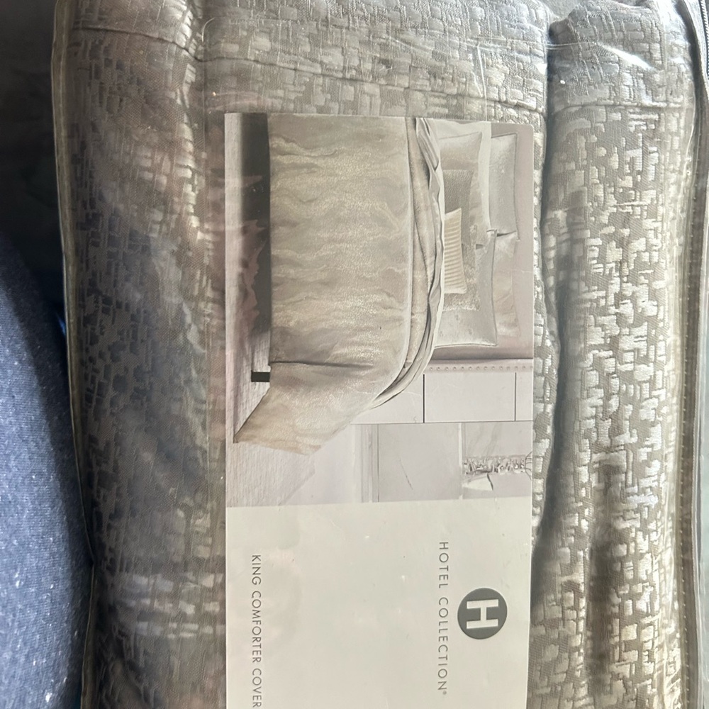 Hotel Collection Metallic comforter cover duvet. Style terra